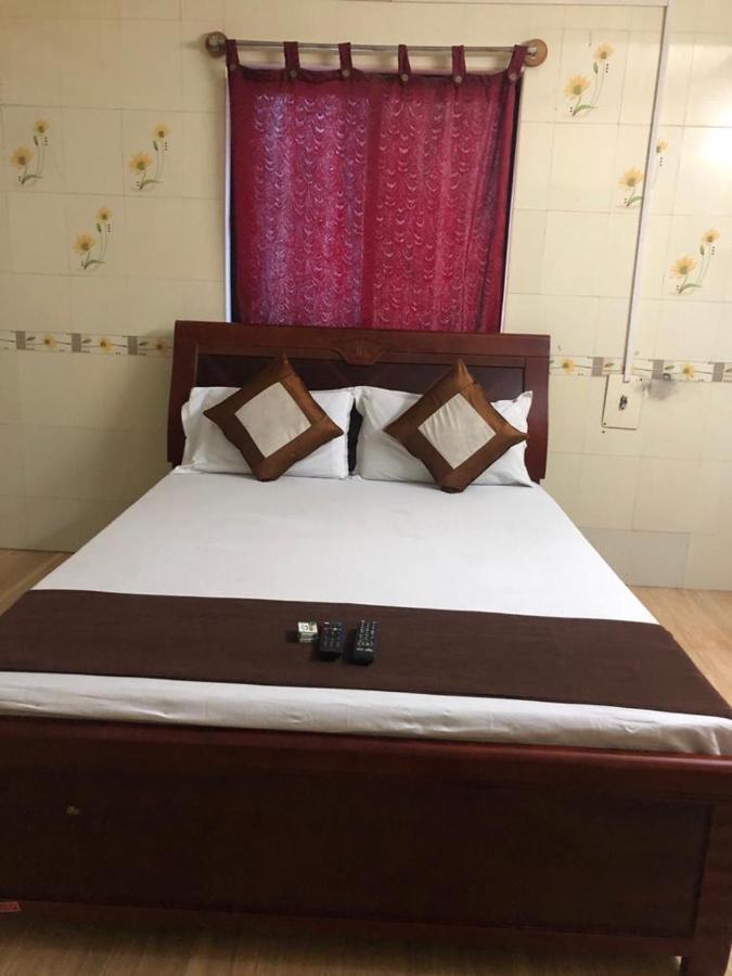 Senate Regency Hotel Madras Buitenkant foto