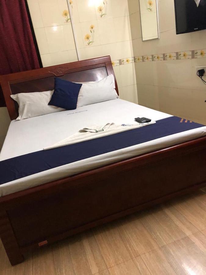 Senate Regency Hotel Madras Buitenkant foto