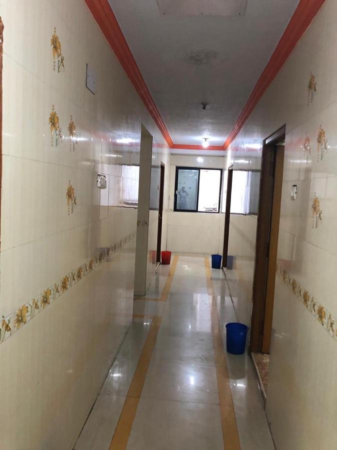 Senate Regency Hotel Madras Buitenkant foto